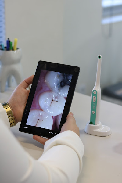 Foto 2 de Drª Rayane Alves Dias | Cirurgiã-dentista