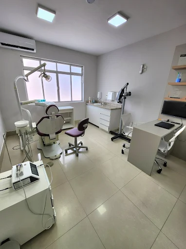 Foto 2 de Dr Renan Cabral - Implantes