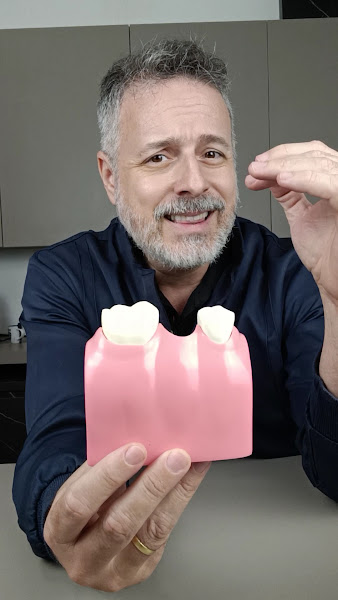 Foto 3 de Dr. Renato Corrêa - Implantes Dentários