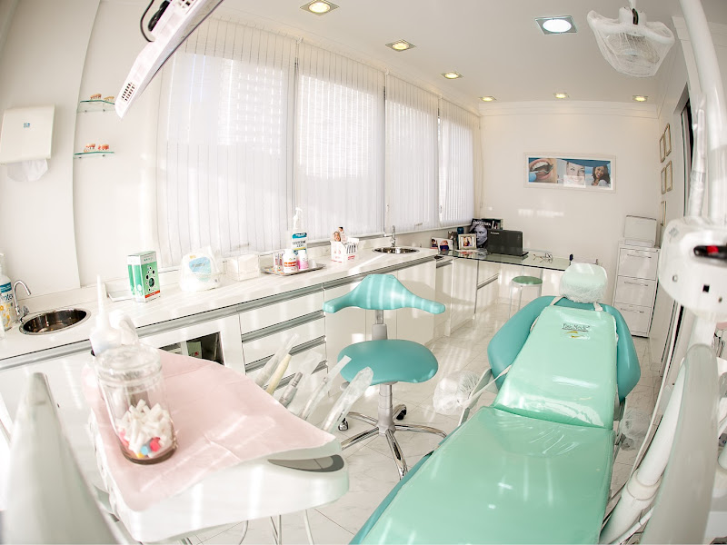 Foto 9 de Dr. Renato Santos - Odontologia Estética