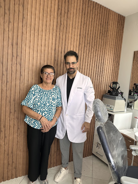 Foto 3 de Dr Rhamon Oliveira Implante Dentário Serra