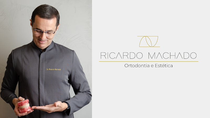 Foto 2 de Dr. Ricardo Machado Ortodontia e Ortopedia Facial | Invisalign - Barra da Tijuca