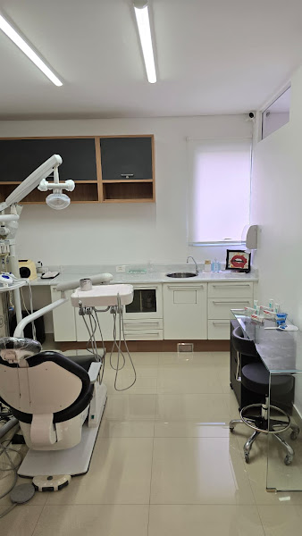 Foto 2 de DR. RICARDO MONTENEGRO | Dentista