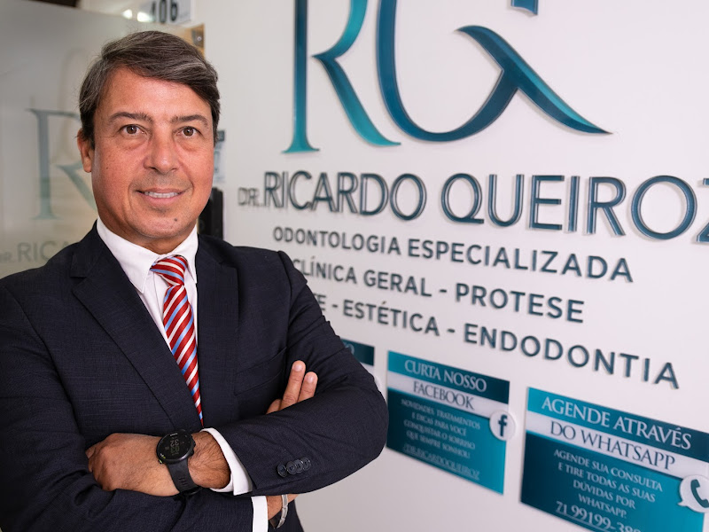 Foto 3 de Dr Ricardo Ribeiro, dentista Itaigara, Implantes Dentários e Ortodontia
