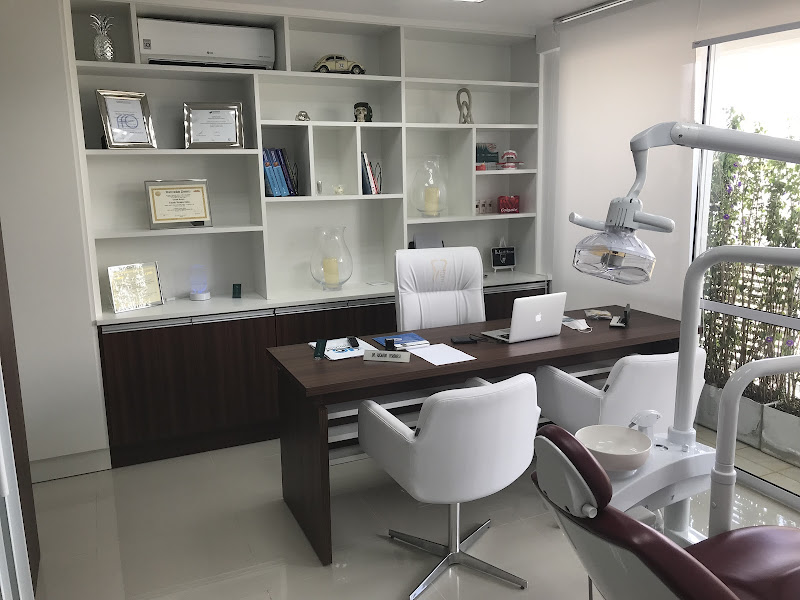 Foto 2 de DR. Ricardo Veronesi - Odontologia Estética