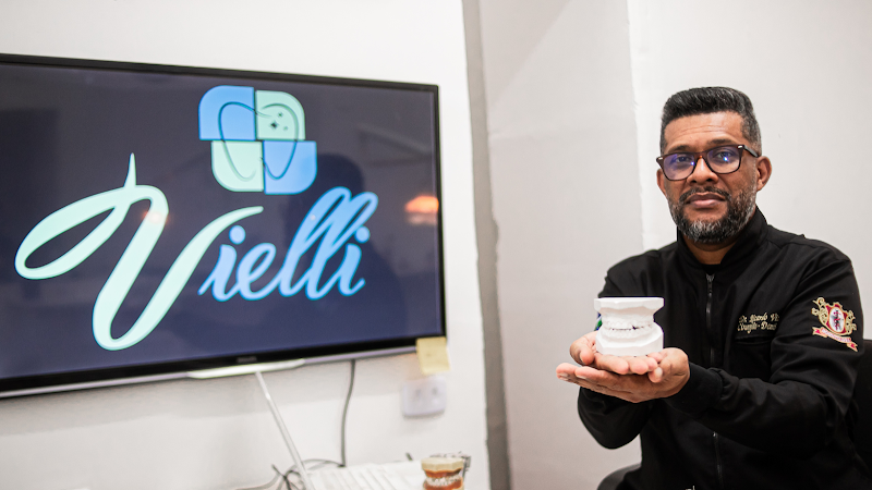 Foto 2 de Dr. Ricardo Vielli Cirurgião Dentista em Águas Lindas