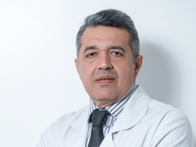 Foto de Dr. Riedel Frota - Cirurgia Bucomaxilofacial e Implantes