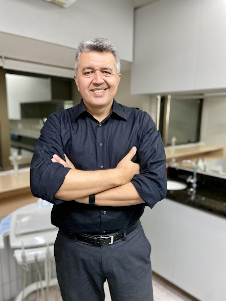 Foto 2 de Dr. Riedel Frota - Cirurgia Bucomaxilofacial e Implantes