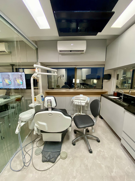 Foto 3 de Dr. Riedel Frota - Cirurgia Bucomaxilofacial e Implantes