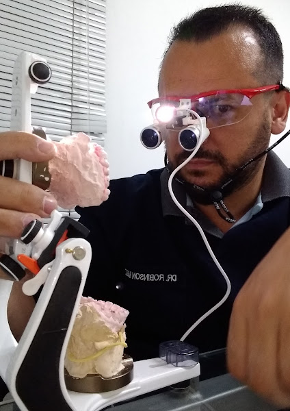 Foto 2 de Dr Robinson Melo