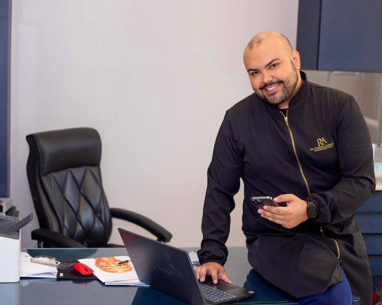 Foto 2 de Dr. Robson Andrade - Cirurgias Estéticas da Face e Harmonização Facial