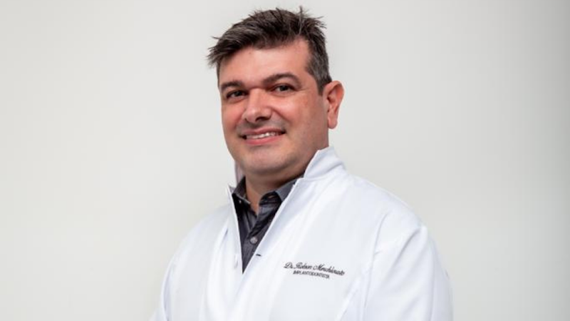 Foto 2 de Dr. Robson Merchiorato Maia | Implantes dentários | Prótese | Dentista em Patos de Minas