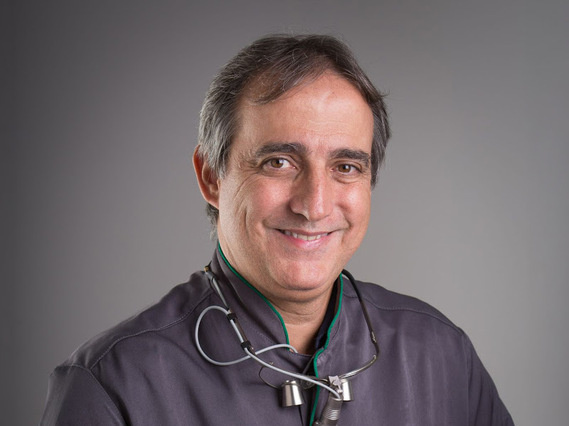 Foto 3 de DR. RODRIGO ALBAREZ | Cirurgião Dentista no Lindéia - BH