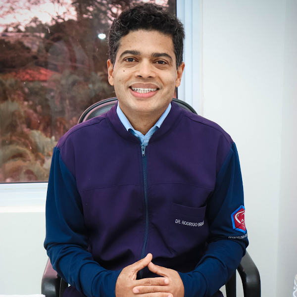 Foto 2 de Dr.Rodrigo Brandão | Clínica Odontológica | Granja Viana SP