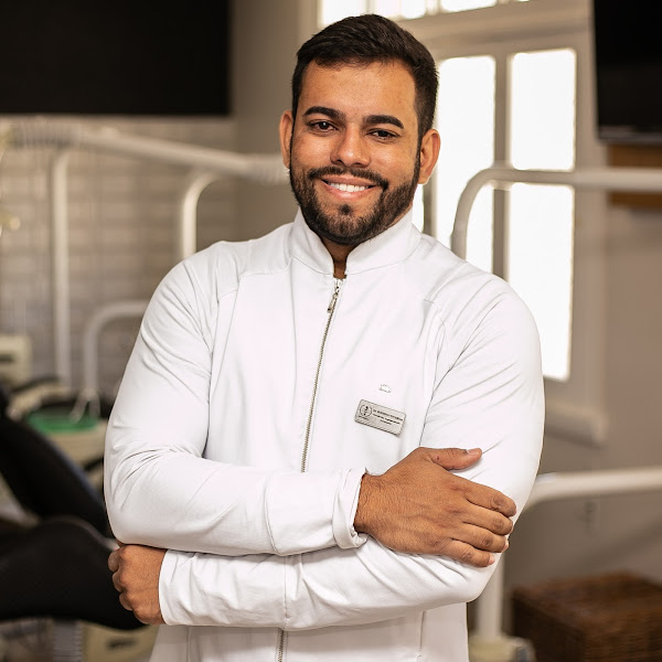 Foto 2 de Dr. Rodrigo Escobar