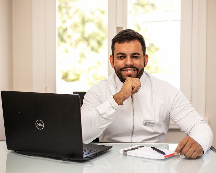 Foto 3 de Dr. Rodrigo Escobar