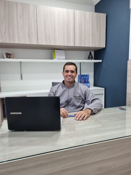 Foto 2 de Dr. Rodrigo Meneghin Brandão - Ortodontista Barbacena