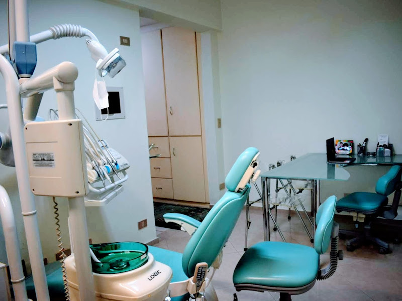 Foto de Dr. Rodrigo Moreira da Cruz | Tratamento de canal e Implante dentário