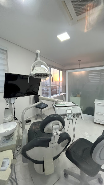 Foto 3 de Dr. Rodrigo Sicuti - Implantes Dentários