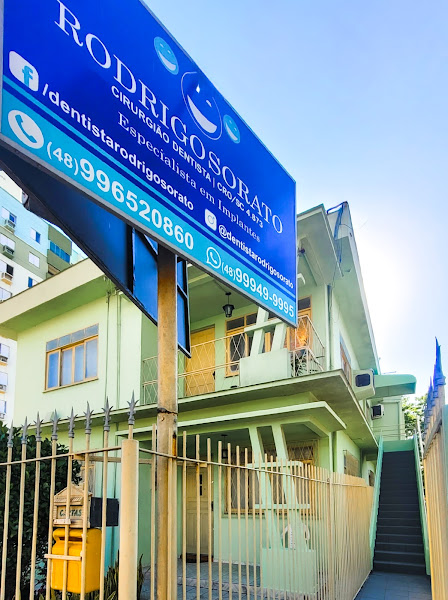 Foto 2 de Dr. Rodrigo Sorato - Implantes Dentários em Criciúma