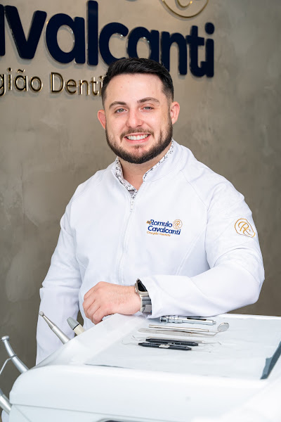 Foto 2 de Dr. Romulo Cavalcanti - Implante Dentário Petrolina | Lente de Contato Dental | Prótese Protocolo | Dentista Petrolina