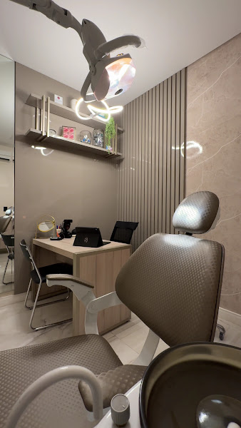 Foto 2 de Dr. Ryan Schuler — Cirurgião-Dentista