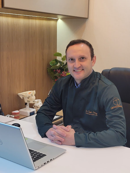 Foto 2 de Dr. Saulo Ferraz - Bucomaxilo, Implantodontia e Ortodontia