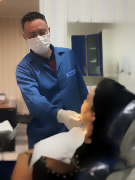 Foto 3 de Dr Silvio Roberto Martins - Implantes | Invisalign Doctor