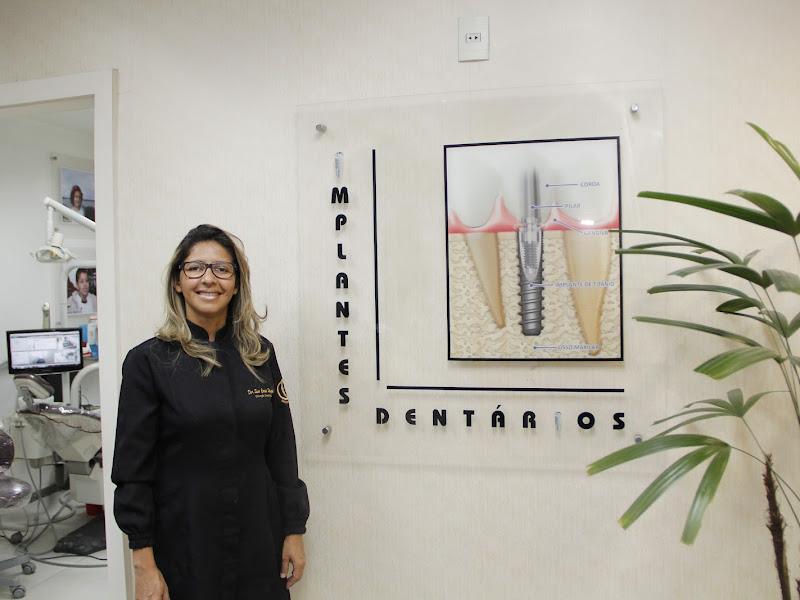 Drª Susi Salgado, Especialista em Prótese Dentária ODONTOLOGIA POR AMOR