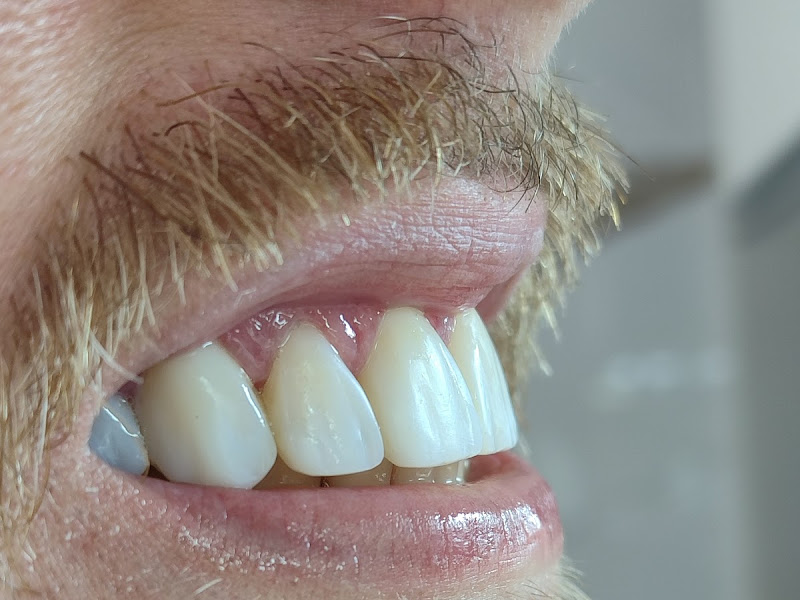 Foto de Dr. Tácito Barros | Dentista em Santa Mônica Vila Velha