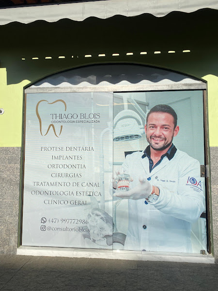 Foto 2 de Dr. Thiago Blois Clínica Odontológica Brusque | Especialista em Implante / Prótese / Ortodontia.
