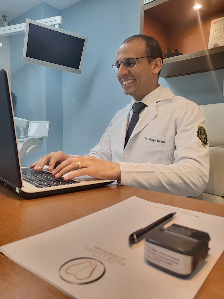Foto 3 de Dr. Thiago Lucena | Bucomaxilofacial | Cir. Ortognática | Implantes | Estomatologia | Bradesco Saúde | Siso | Barra da Tijuca