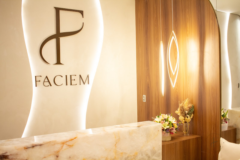 Foto 3 de Dr. Thompson Freire - Cirurgia Ortognática l Próteses Faciais em Uberlândia