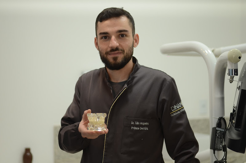 Foto 3 de Dr. Túlio Nogueira | Clínica Dinamic Odontologia - Prótese e Estética Odontológica em Divinópolis