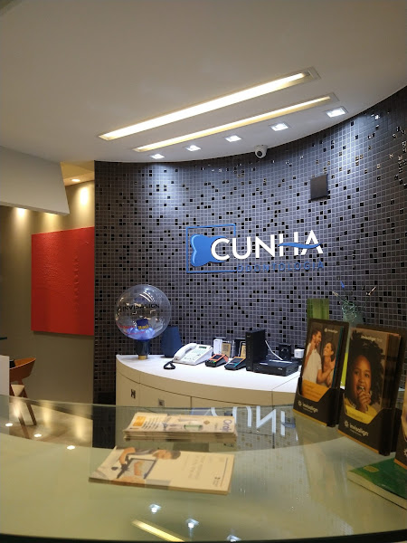 Foto 2 de Dr. Vamberto Cunha - Invisalign Recife Doctor, Implantodontia, Dentistica Restauradora