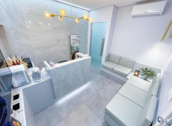 Foto 3 de Drª Vanessa Mainardi - Especialista em Implantes, Lentes de Contato, Prótese e Clareamento