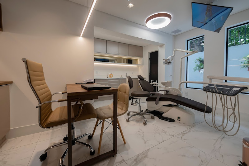 Foto 2 de Dr. Victor Ferzeli - Bruxismo | DTM | Ronco | Apneia