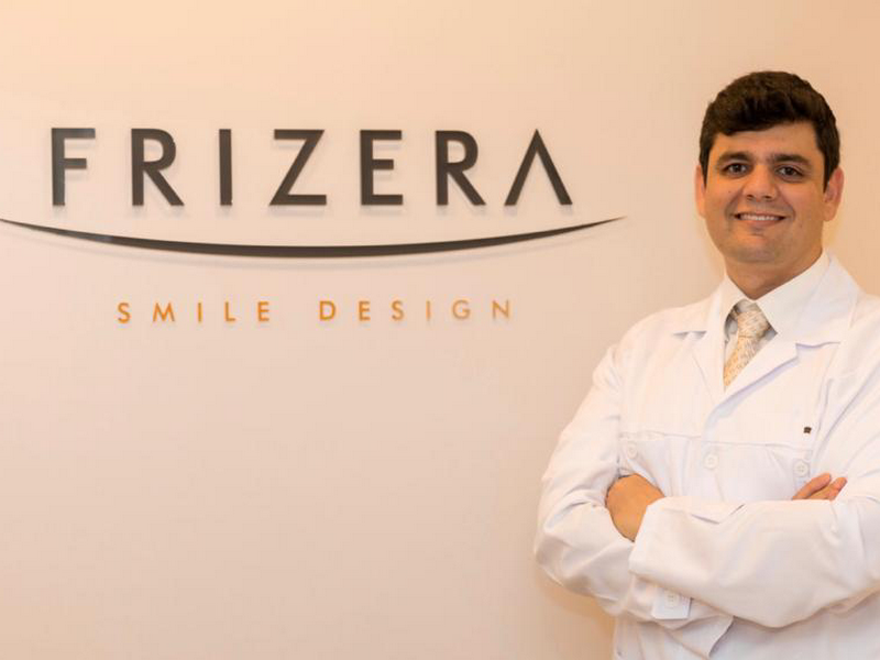 Foto de Dr. Victor Frizera | Dentista em Vila Velha - ES