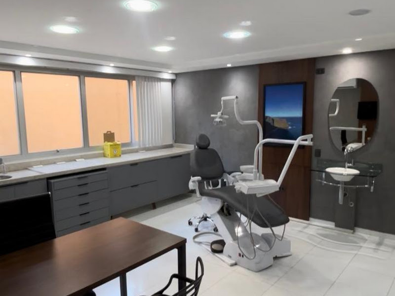 Foto de Dr Victor Lopes - Consultório odontológico - Especialista em prótese