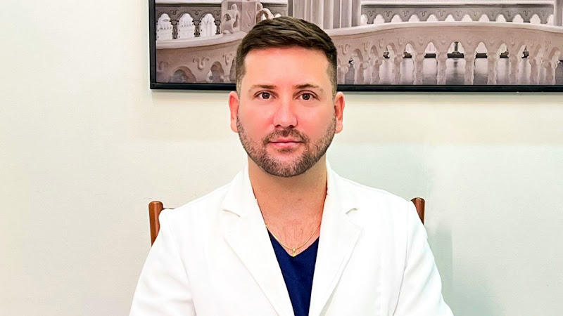 Foto 2 de Dr Vinicius Fernandes | Harmonização Facial