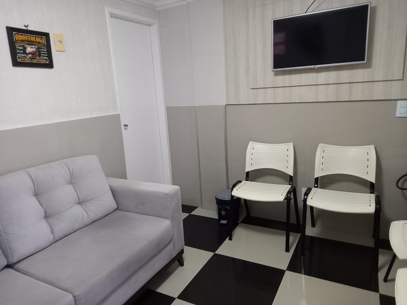 Foto 3 de Dr. Vinicius Gomes, clinica de odontologia, dentista especializado em implantes, tratamento de canal e estética