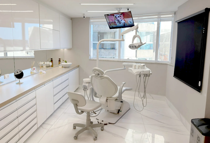 Foto 2 de Dr. Vinícius Hubner - Cirurgião Dentista - Ocean Ville Praia da Costa | CRO 8007/ES