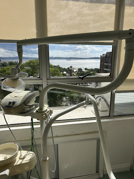 Foto 2 de Dr. Vinicius Rey - Urgência Odontológica - Endodontista - Tratamento de canal - Zona Sul POA