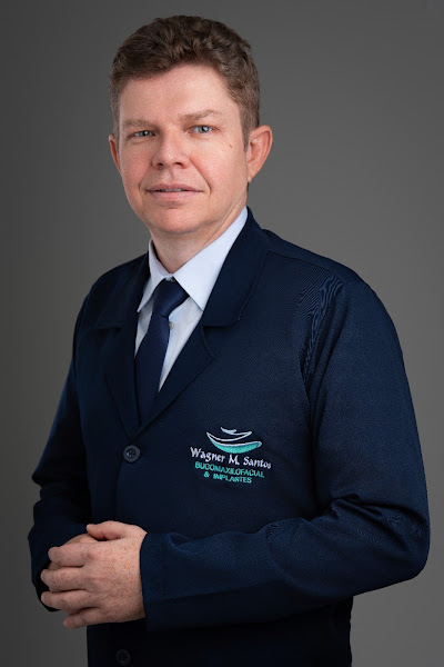 Foto 3 de Dr. Wagner M Santos. Bucomaxilofacial e implantes dentários