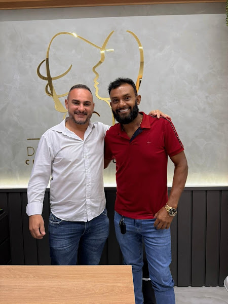 Foto 3 de DR. WALTER LUCENA - dentista/ especializado em implantes e clareamento em Parauapebas.