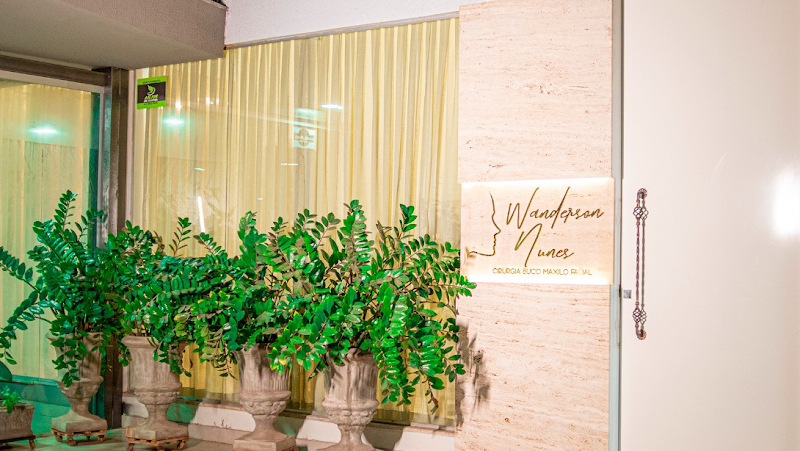 Foto 2 de Dr. Wanderson Nunes / Clínica de Cirurgia Buco Maxilo Facial e Reabilitação Oral