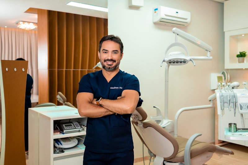 Foto 3 de Dr. Wanderson Nunes / Clínica de Cirurgia Buco Maxilo Facial e Reabilitação Oral