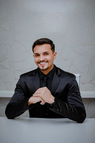 Foto 2 de Dr. Weverton dos Anjos | OralClin I Odontologia Especializada