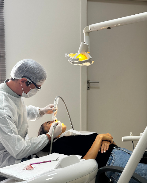 Foto 2 de Dr. Willian Zerbinatti CD Ortodontista.