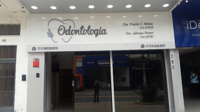 Foto 2 de Dra. Adriana Ferrari-Periodontista